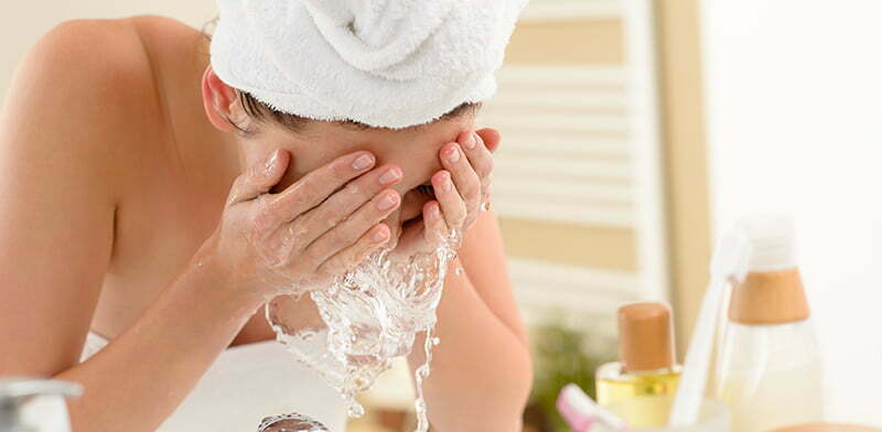 How Do Cleansers Work？